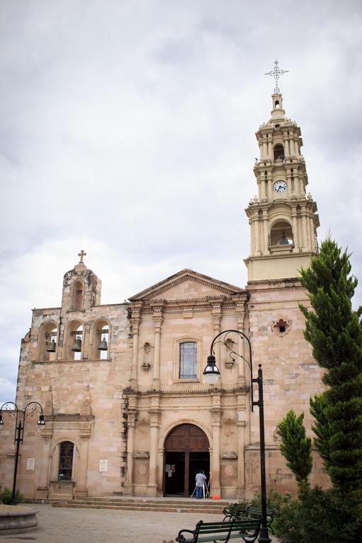 Guidi Hotel Linares Екстериор снимка