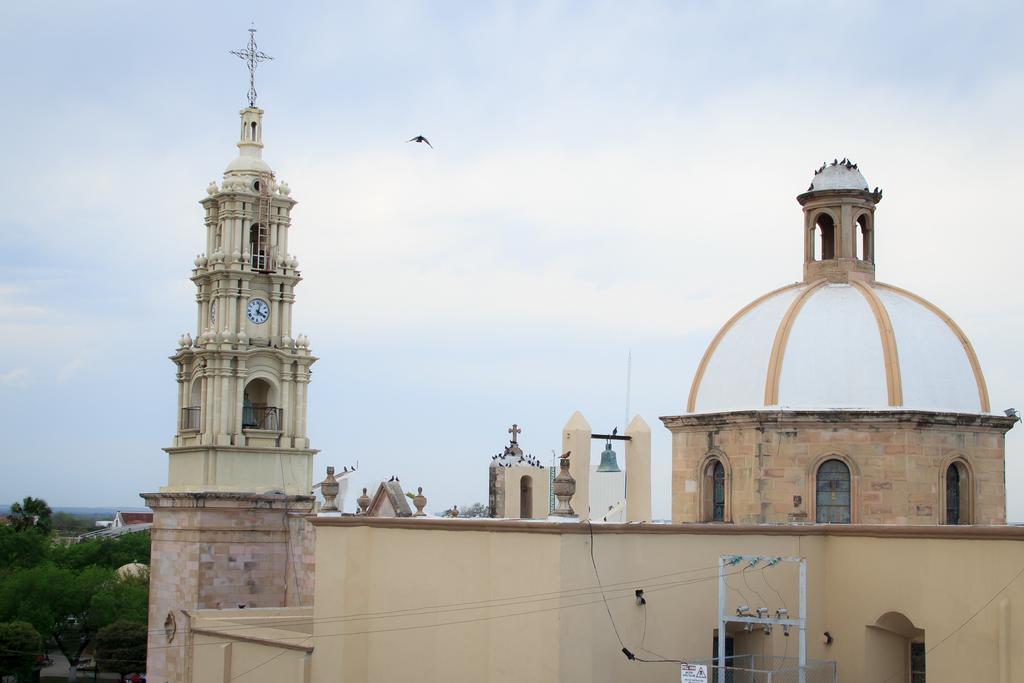 Guidi Hotel Linares Екстериор снимка