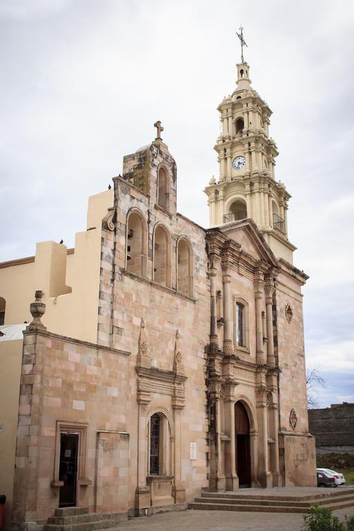 Guidi Hotel Linares Екстериор снимка