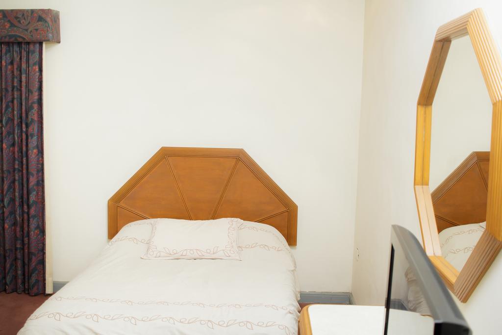 Guidi Hotel Linares Екстериор снимка