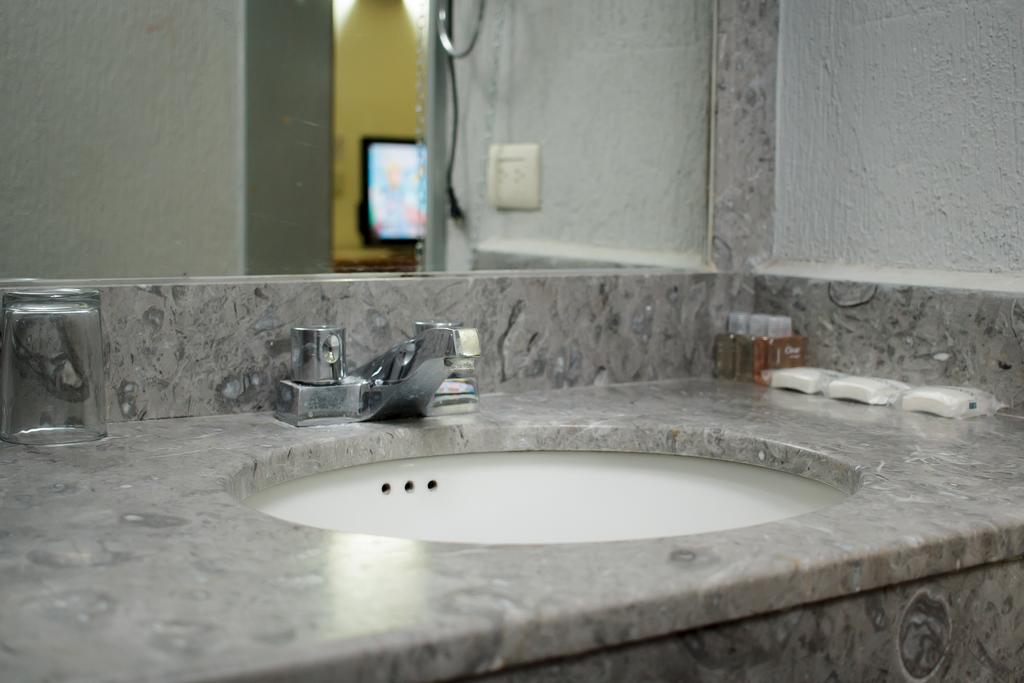 Guidi Hotel Linares Екстериор снимка