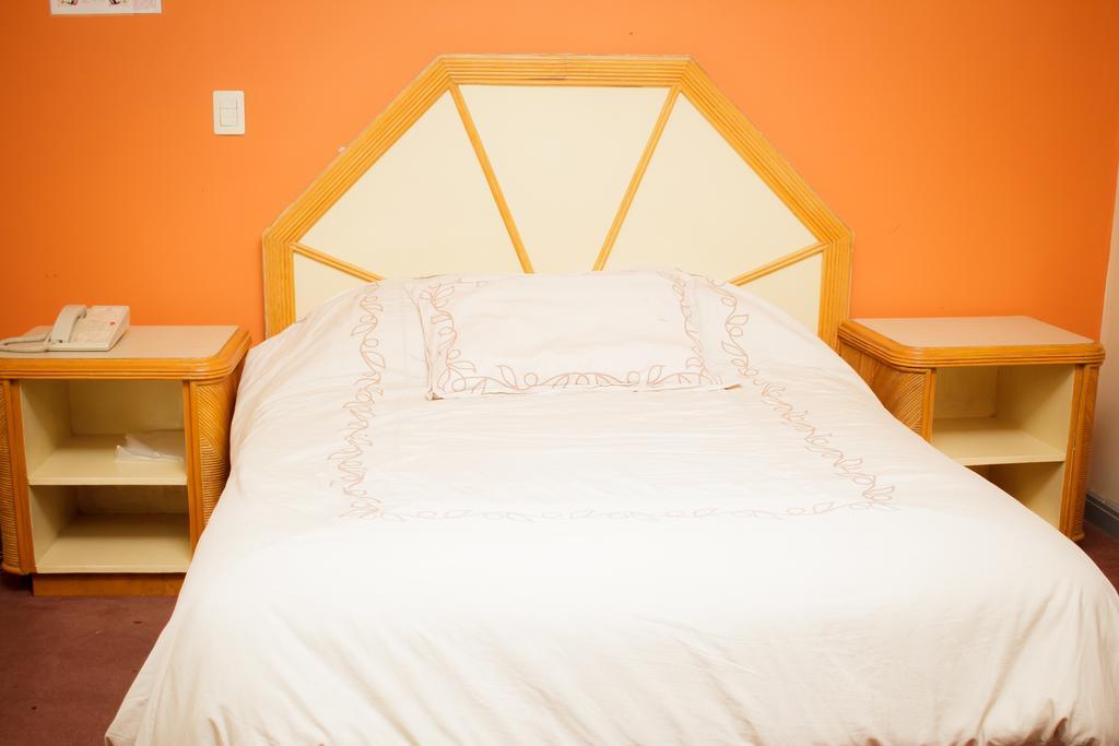 Guidi Hotel Linares Екстериор снимка