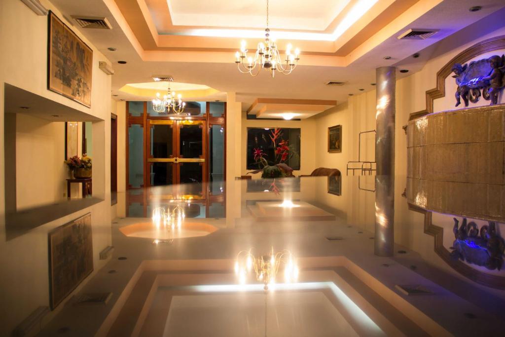 Guidi Hotel Linares Екстериор снимка