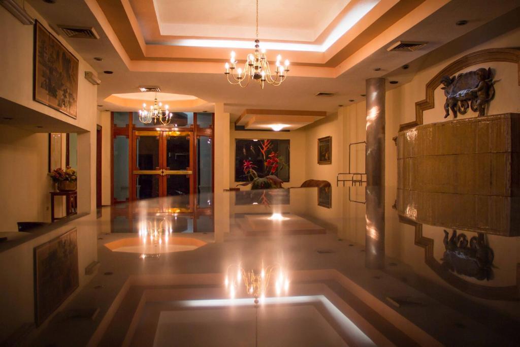 Guidi Hotel Linares Екстериор снимка